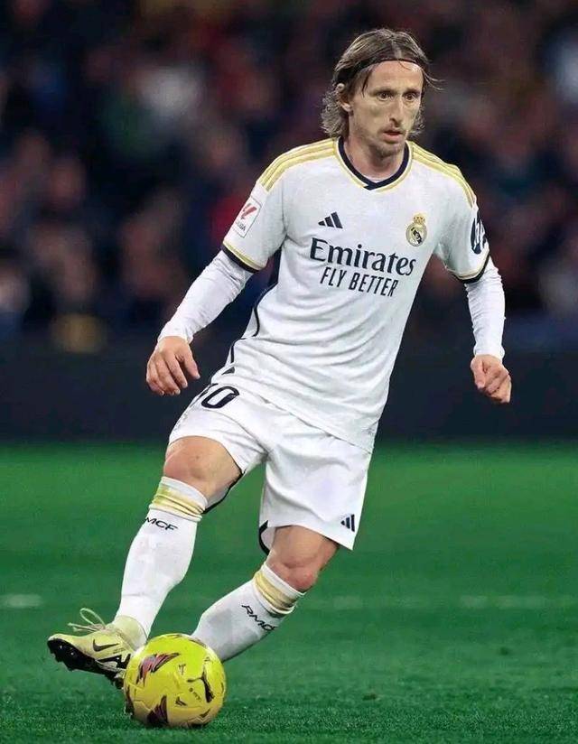 安东尼·戴维斯左手手术或将终结其独行侠生涯，交易传闻再起